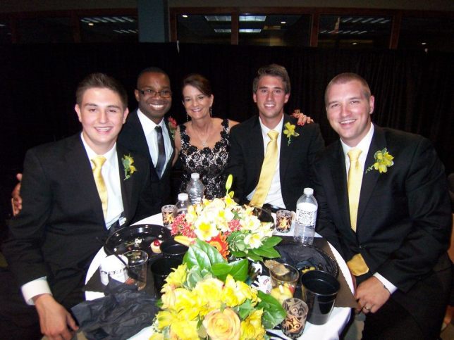 581542_298675520212292_1200374878_n