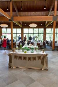 44298_429070480506128_1063060012_n