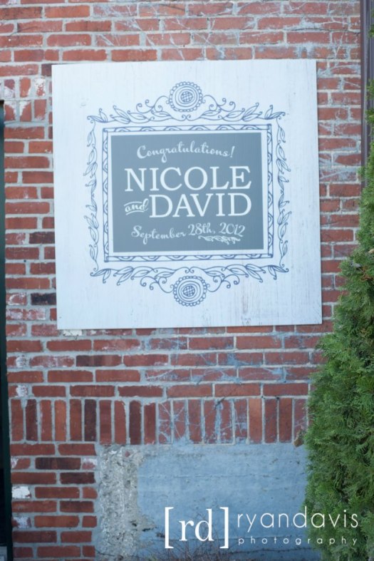 308064_429055393840970_1713651448_n